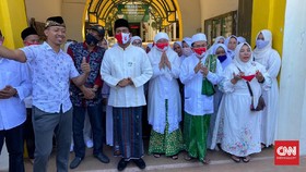Diarak Massa Pendukung, Fauzi-Eva Mendaftar Pilkada Sumenep