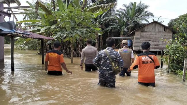 Kalsel Masih Dikepung Banjir Ketinggian Air Hingga 1 Meter