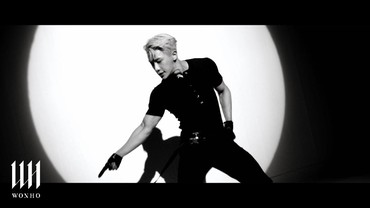 img-title Rilis MV 'Open Mind', Wonho Resmi Debut Solo
