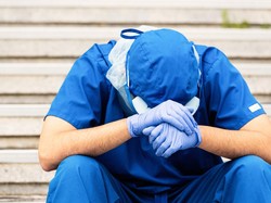 Rektor UI Berhentikan Dokter Residen yang Rekam Mahasiswi Mandi