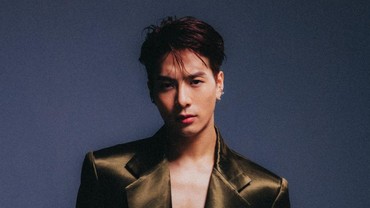 img-title Jackson Wang GOT7 & Galantis Mengejar Cinta di MV 'Pretty Please'