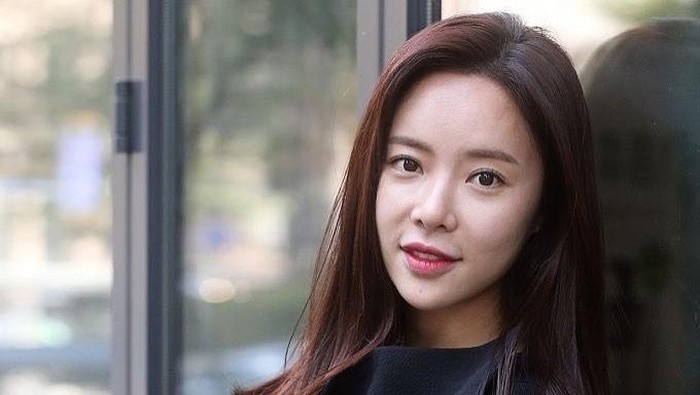 Aktris Cantik Hwang Jung Eum Gugat Cerai Suaminya Setelah 4 Tahun Menikah Aktris Cantik Hwang Jung Eum Gugat Cerai Suaminya Setelah 4 Tahun Menikah