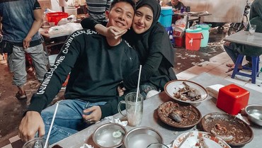img-title Hamil Lagi, Fairuz A Rafiq Minta Lebih Dimanja dan Diperhatikan Sonny Septian