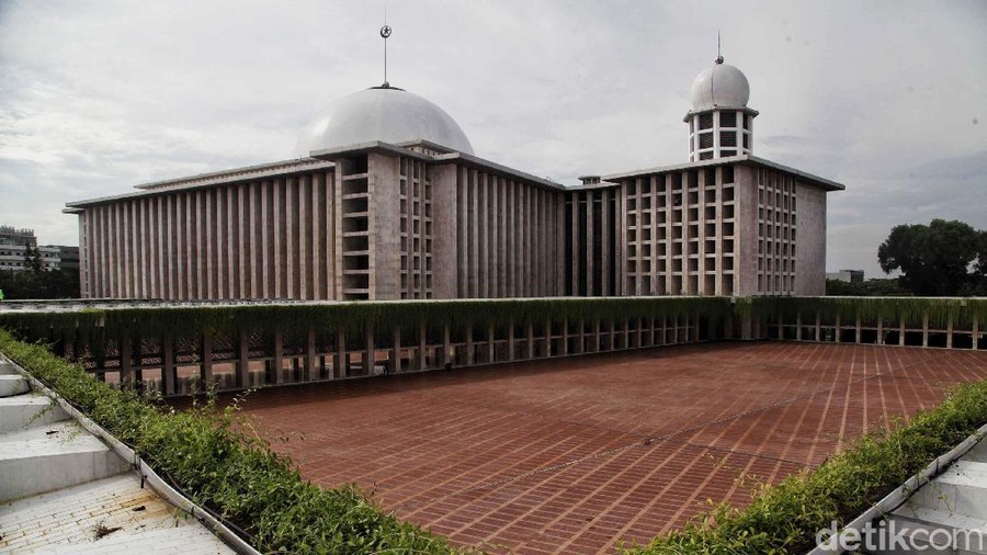 Renovasi Masjid Istiqlal telah rampung. Kini masjid kebanggaan Indonesia itu makin terlihat megah. Begini penampakannya.