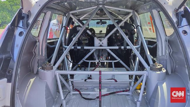 Pentingnya Roll Bar di Mobil Bambang Soesatyo Saat Terguling Roll bar di mobil balap yang ditumpang Bambang Soesatyo merupakan komponen keselamatan vital yang dapat menyelamatkan nyawa seseorang.
