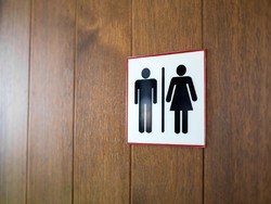 Kacau! 5 Pasangan Ini Tertangkap Mesum di Dalam Restoran