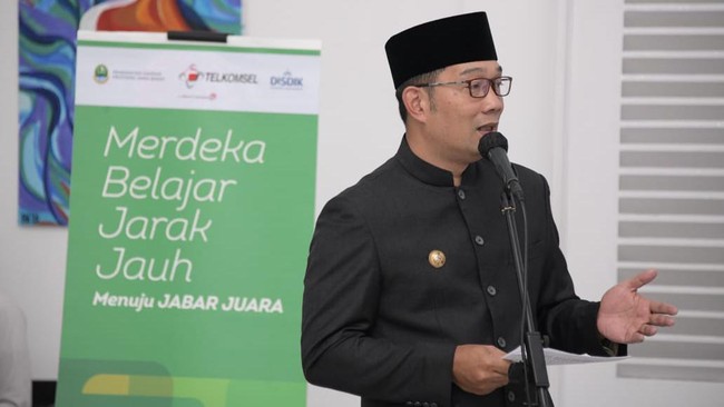 Kisah Ridwan Kamil menjadi relawan vaksin disampaikannya saat diwawancarai Juru Bicara Satgas Penanganan Covid-19 dr Reisa Brotoasmoro, Jumat (9/10).