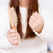 Rambut Sering Rontok? Atasi dengan Cara Ini, Yuk!