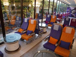 Kangen Makan di Pesawat? Thai Airways Buka Resto dengan Konsep Pesawat