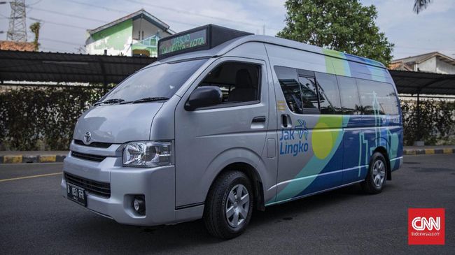 Angkot Mewah Mengaspal di Jakarta, Dilengkapi AC dan CCTV Sebanyak 60 unit Mikrotrans ber-AC atau angkot dengan spesifikasi mewah resmi mengaspal di Jakarta sejak Jumat (28/1).