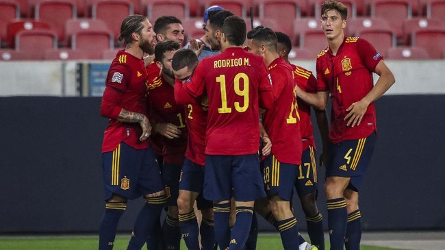 FOTO: Spanyol Batal Ditekuk Jerman Berkat Gaya