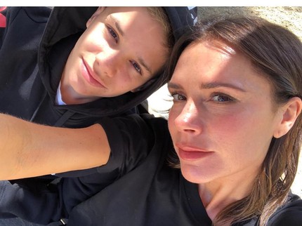 7 Potret Victoria Beckham & Sang Putra Romeo, Bak Pinang Dibelah Dua