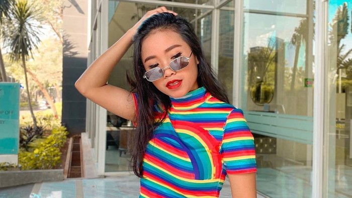 6 Tips Busana untuk Tubuh Mungil ala si Cantik Ayya Renita