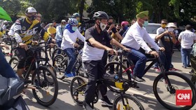Bobby Naik Vespa, Akhyar Nasution Gowes Sepeda ke KPU Medan