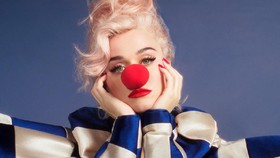Review Album: Katy Perry - Smile