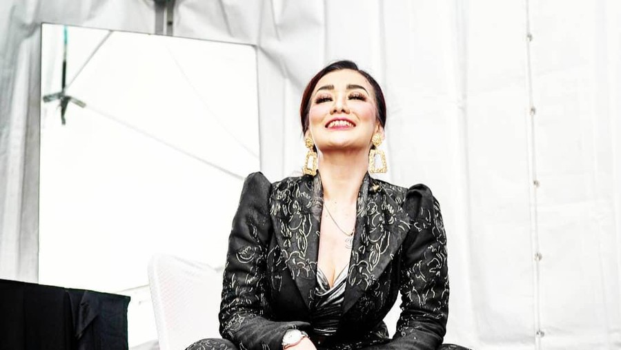 Gaya Reza Artamevia