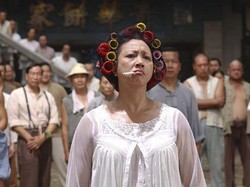 Sinopsis Film Kung Fu Hustle, Geng Kapak Merah vs Pendekar Rahasia