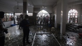 Ledakan di Masjid Bangladesh Tewaskan 16 Orang, Puluhan Luka