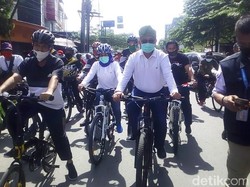 Bersepeda-Bertopi Melayu, Akhyar Daftar Cawalkot ke KPU Medan Lawan Bobby