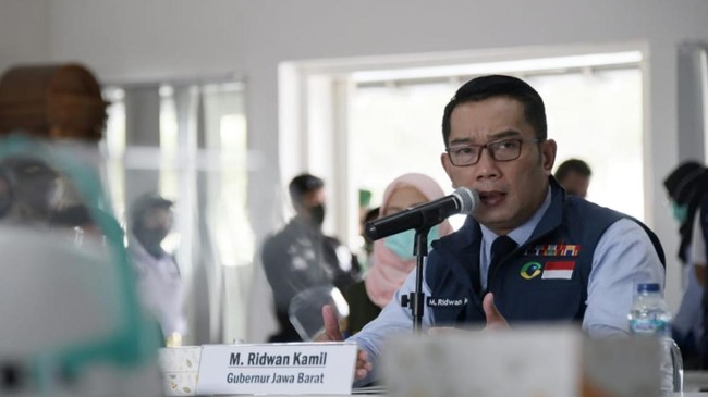 Ridwan Kamil mengingatkan para pengelola kawasan industri untuk mengedukasi karyawan tentang penerapan protokol kesehatan, termasuk setelah pulang kerja.
