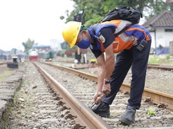Mau Jadi Petugas Pemeriksa Jalur Kereta? Begini Pekerjannya