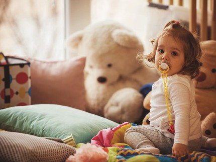 Kekurangan & Kelebihan Empeng Bayi, Bunda Perlu Tahu