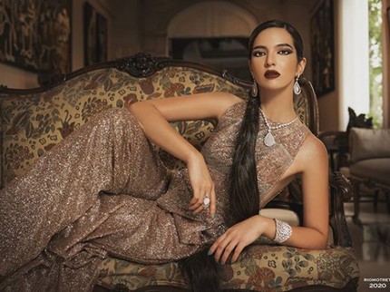 Nia Ramadhani Santai Pakai Baju Murah, Lebih Pilih Rawat Wajah