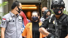 Pakai Baju Tahanan, Reza Artamevia Minta Maaf