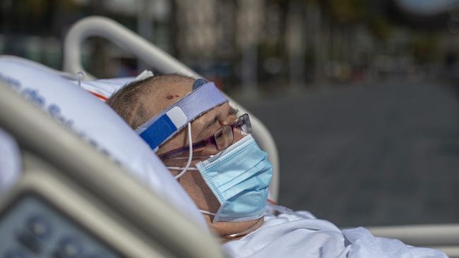 Studi terbaru menunjukkan pasien yang sembuh dari Covid-19 kesulitan untuk kembali hidup normal, baik dari segi kesehatan maupun keuangan.