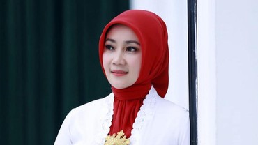 Pesan Haru Istri Ridwan Kamil Saat Foto Bareng Anak yang Tak Lagi Berhijab