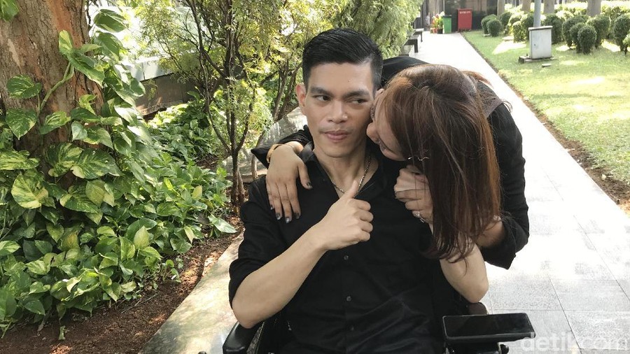 El Ibnu dan Sarah saat ditemui di kawasan Trans TV.