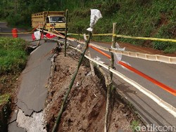 Jalur Alternatif Tulungagung-Trenggalek Longsor