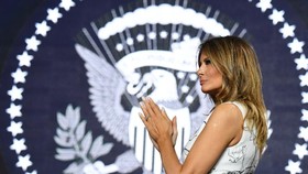 Batuk, Melania Batal Tampil Perdana saat Kampanye Trump