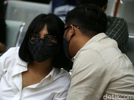 Batal Dinikahi Didi Soekarno, Vanessa Angel Stres & Konsumsi Obat Penenang