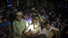 FOTO: Ratusan Imigran Rohingya Terdampar di Lhokseumawe