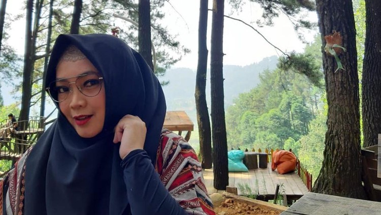 Rina Gunawan