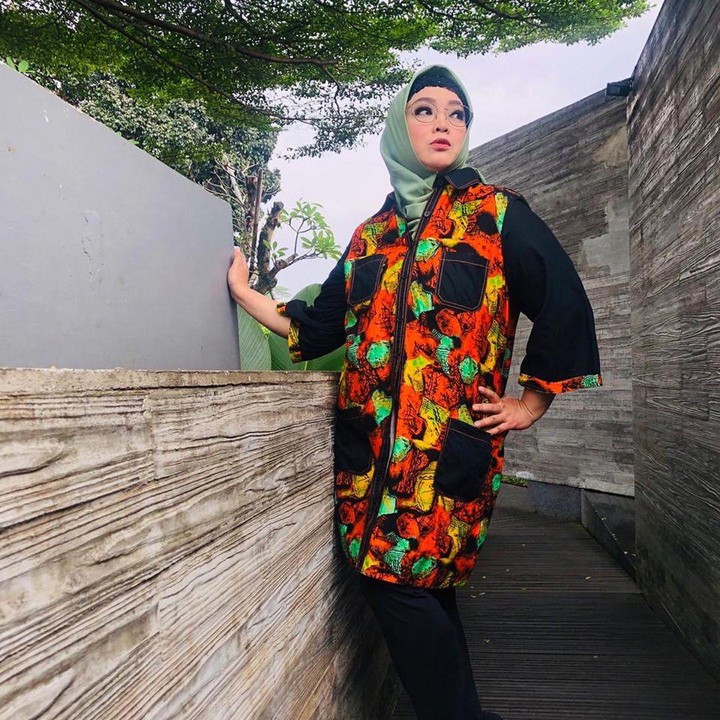 <p>Ada yang berbeda dari penampilan Rina Gunawan kini, Bunda. Rina diketahui sukses menurunkan berat badan sebanyak 17 kg selama dua bulan. (Foto: Instagram @rinagunawan28)</p>