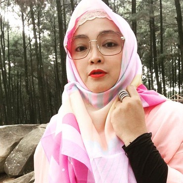 Rina Gunawan Dimakamkan Sesuai Protokol Kesehatan di TPU Tanah Kusir