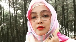 Sukses Turun 22 Kg dalam 3 Bulan, Begini Penampilan Baru Rina Gunawan