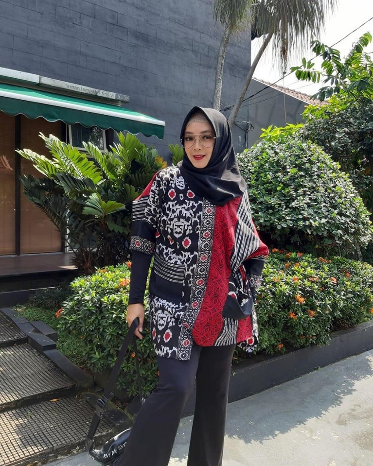 Rina Gunawan Rina Gunawan