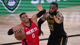 FOTO: Lakers Samakan Kedudukan Lawan Rockets