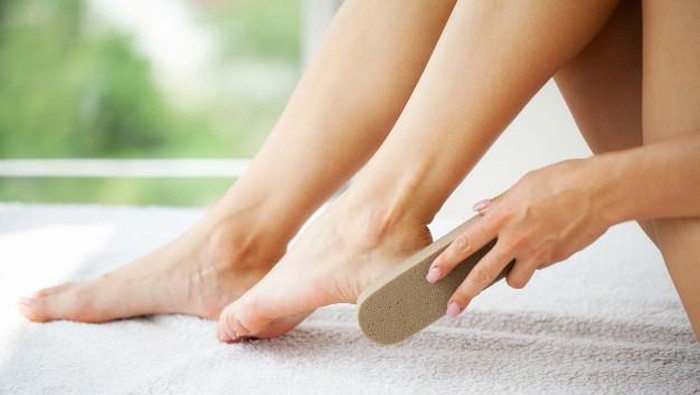 Tumit Pecah-Pecah Bikin Gak Pede? Atasi dengan 4 Bahan Alami Ini! Tumit Pecah-Pecah Bikin Gak Pede? Atasi dengan 4 Bahan Alami Ini!
