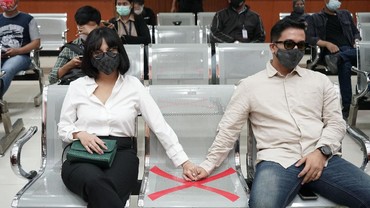 img-title Bertemu Menkumham, Bibi Ardiansyah Minta Vanessa Angel Dibebaskan?