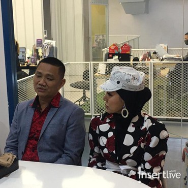 Bella Shofie Putuskan Pakai Hijab, Suami: Dia Semakin Cantik