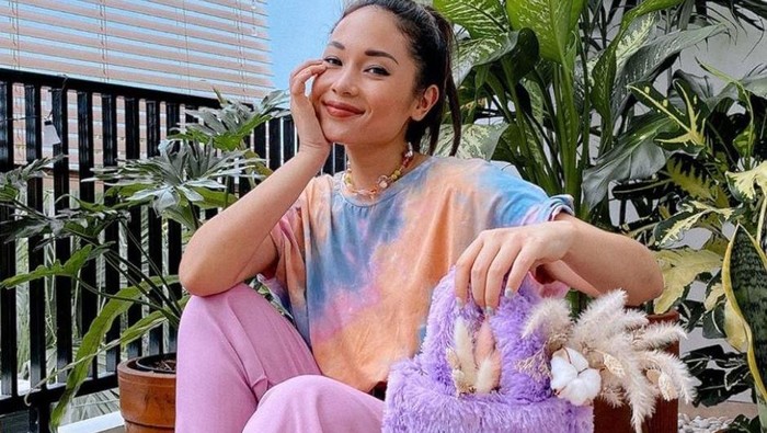 Tren Lagi, Inspirasi Tie Dye Influencer untuk Tampil Colorful