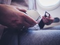 Alasan Jangan Lepas Sabuk Pengaman Saat Pesawat Mendarat