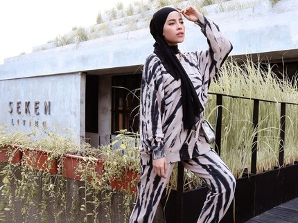 7 OOTD Piyama Hijab yang Stylish dan Cocok Dipakai Bepergian