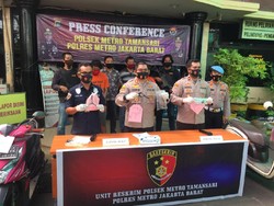 Polisi Tangkap 2 Pelaku Curanmor di Jakbar, Sepucuk Senpi Disita