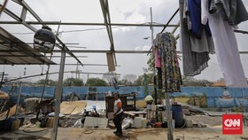 FOTO: Pindahan Sementara Warga Kampung Akuarium