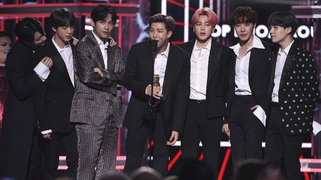 Boyband asal Korea Selatan, BTS akan tampil dalam ajang penghargaan musik tahunan Amerika, American Music Awards (AMA) 2020 pada Minggu (22/11).